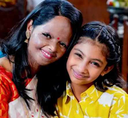 Laxmi Agarwal with daughter Pihu